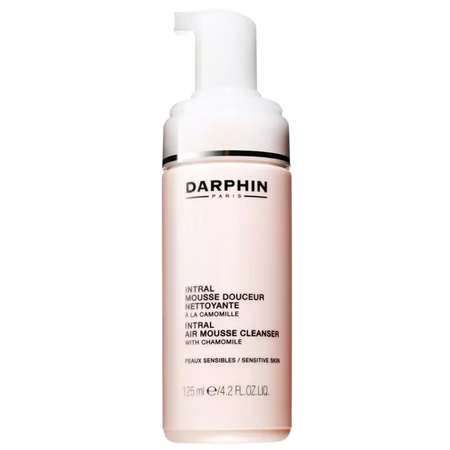 Vaahtomainen puhdistustuote herkälle iholle