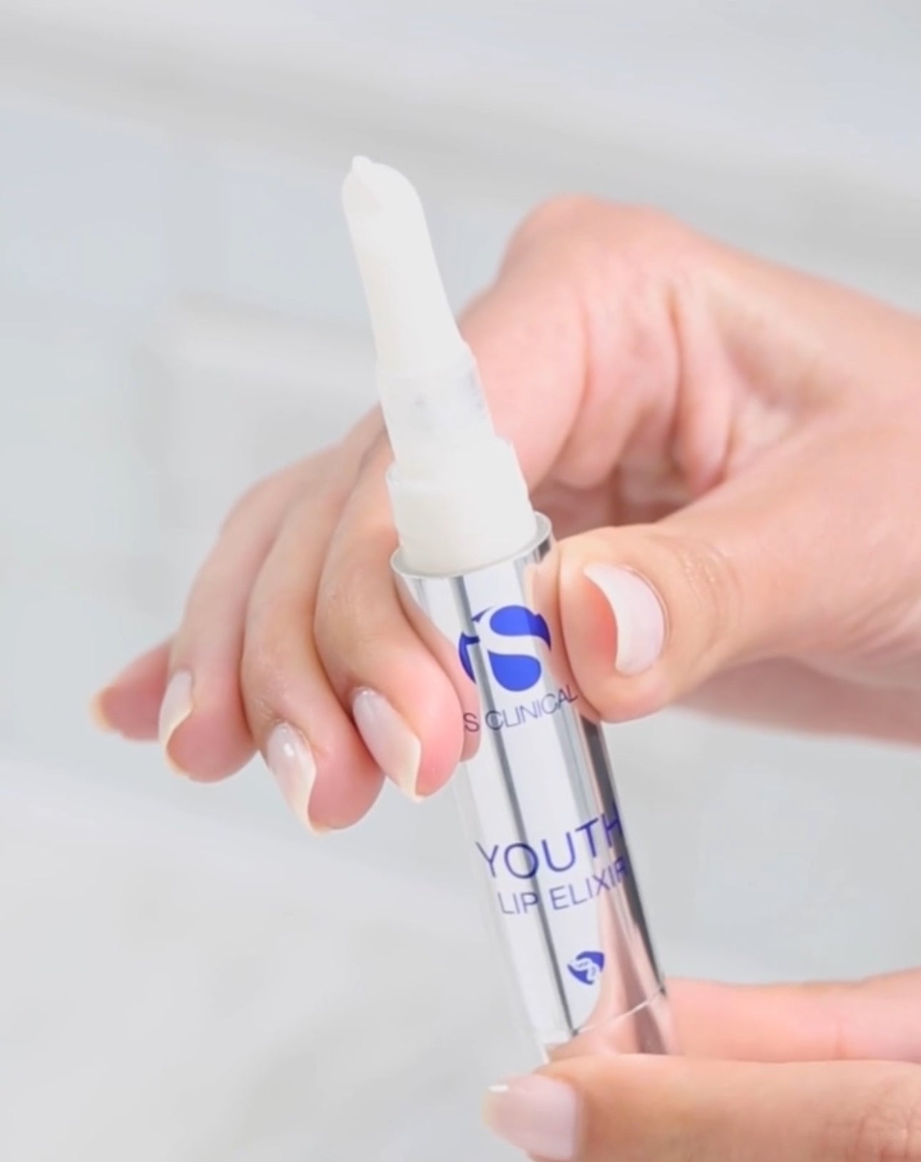 Tehohoito huulille hoitotuote huulirypyille